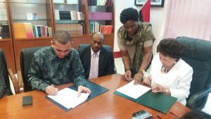Viceministro Bol&iacute;var en Fundaci&oacute;n Agostinho Neto de Angola 2