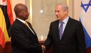 prime minister benjamin netanyahu shakes hands with ugandan president yoweri museveni