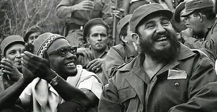 Comandante Fidel Castro y Amílcar Cabral dirigente revolucionario de Guinea Bisáu y Cabo Verde