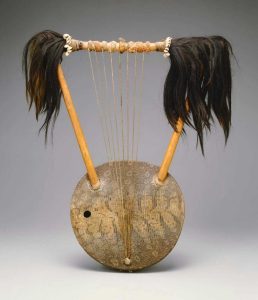 Lira arqueada del pueblo madi de Uganda