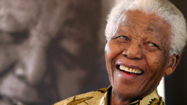 El legado de Nelson Mandela, icono de la lucha antiapartheid, se recuerda en Sudáfrica, al cumplirse este lunes tres años de su desaparición física.