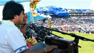 Presidente Evo Morales estuvo acompañado de organizaciones sociales y políticas y representantes gubernamentales de diferentes países