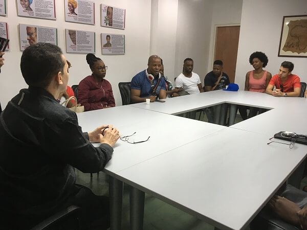 Mbulelo "King" Davis Integrante del Grupo Kaya de Sudáfrica