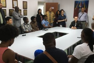 Integrantes de las distintas agrupaciones, recibidas por el Presidente de Instituto Prof. Reinaldo Bolívar
