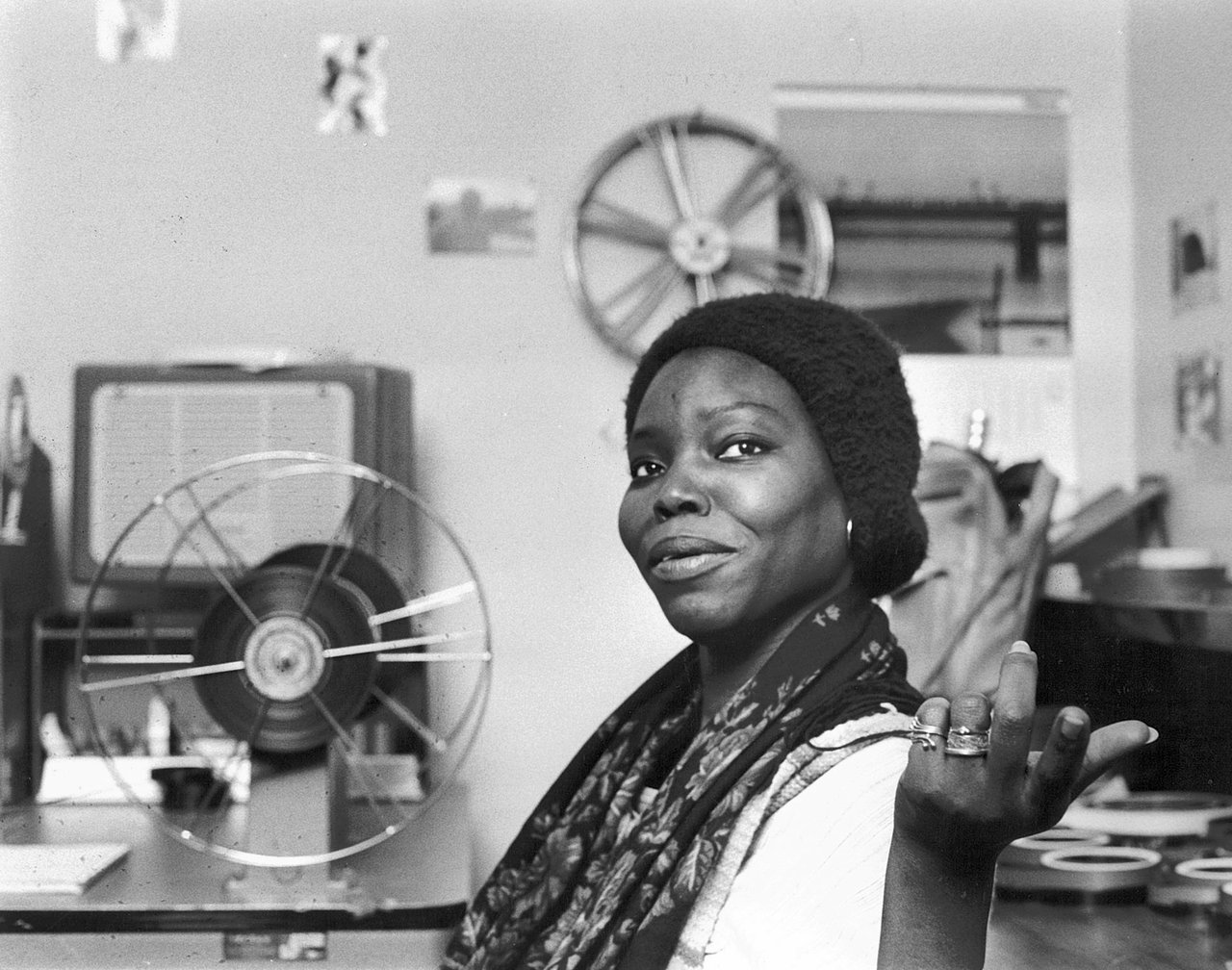 Safi Faye Senegalesa primera mujer africana en realizar una película en Africa Subsahariana