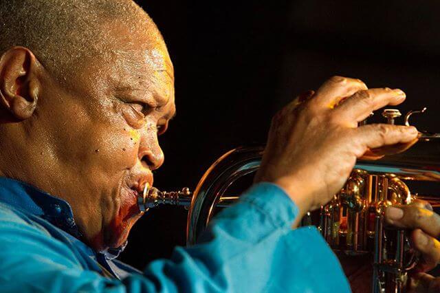 El trompetista sudafricano Hugh Masekela Foto de Mwangi Kirubi