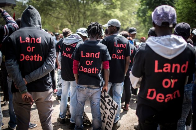 Manifestantes pro distribución de tierras en Sudáfrica