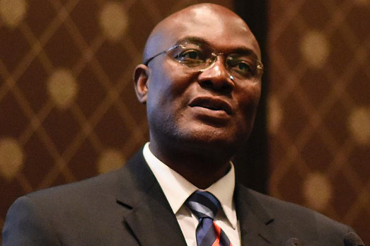 Mpoki Ulisubisya secretario permanente en el Ministerio de Salud de Tanzania