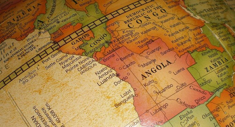 frica les pertenece a los africanos