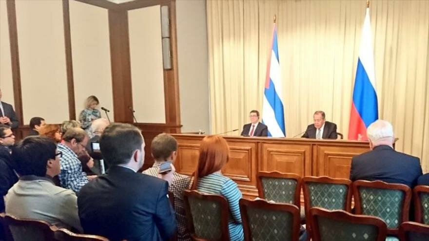 El canciller ruso Serguéi Lavrov y su par cubano Bruno Rodríguez Parrilla
