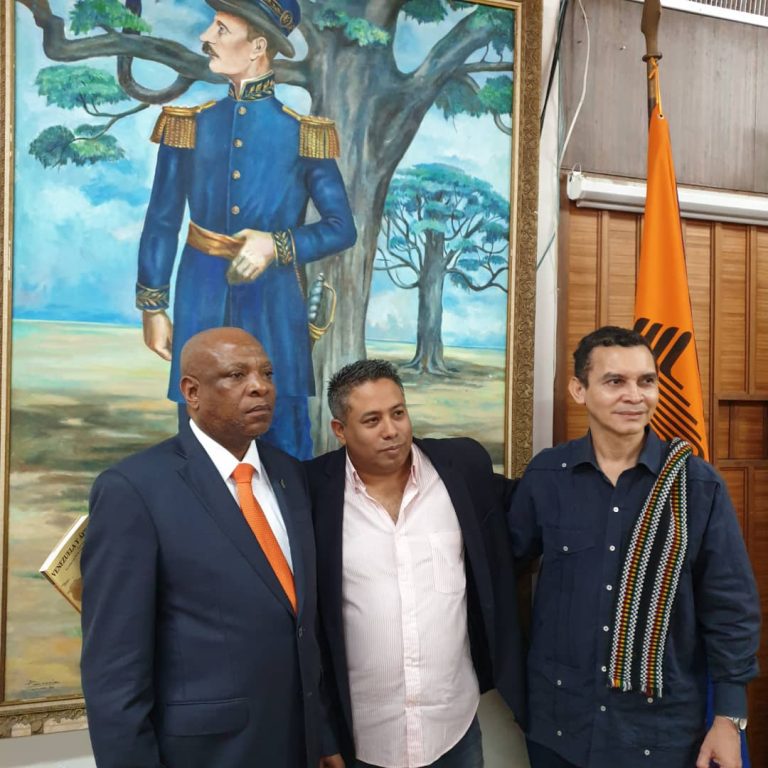 Embajador Nkosi Rector Quintero y Reinaldo Bolívar