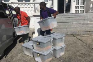 Dominica elige nuevo gobierno en medio de violencia opositora e injerencia de la OEA