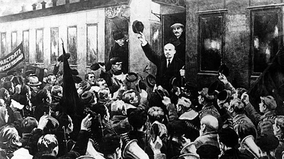 Lenin llega a Petrogrado