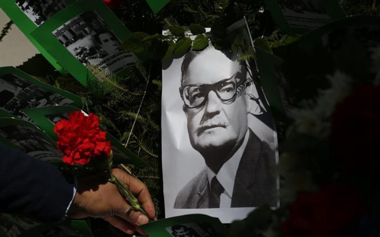 Homenaje a Salvador Allende
