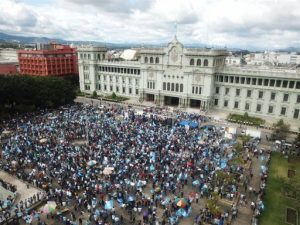 Guatemala el pueblo contra los corruptos