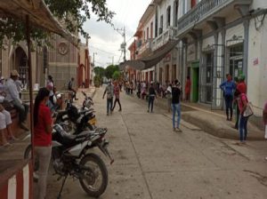 Bajo el nuevo decreto solo podrán salir de sus casas los no vacunados que deban prestar o recibir algún servicio de salud o quienes acepten la inyección contra el coronavirus