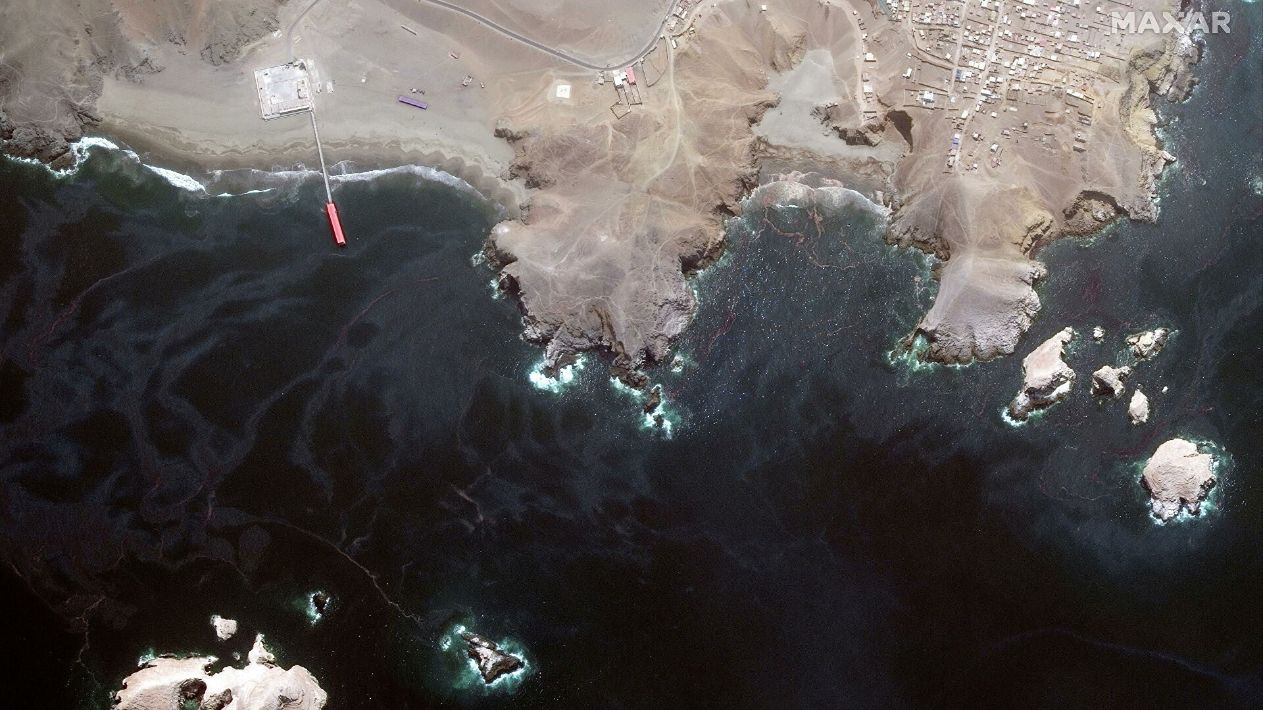 El Ministerio del Ambiente de Perú (MINAM) informó que la cantidad de petróleo vertido al mar de Lima tras el accidente en la refinería La Pampilla sería casi el doble de lo estimado inicialmente.
