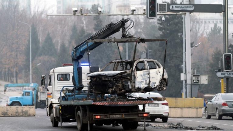 Levantan estado de excepción Kazajistán