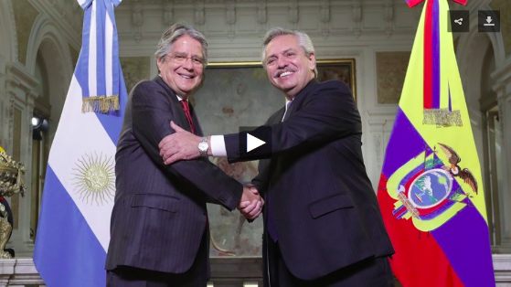 Guillermo Lasso y Alberto Fernández en un encuentro en Buenos Aires, 18 de abril de 2022. Registro Presidencia ECU -