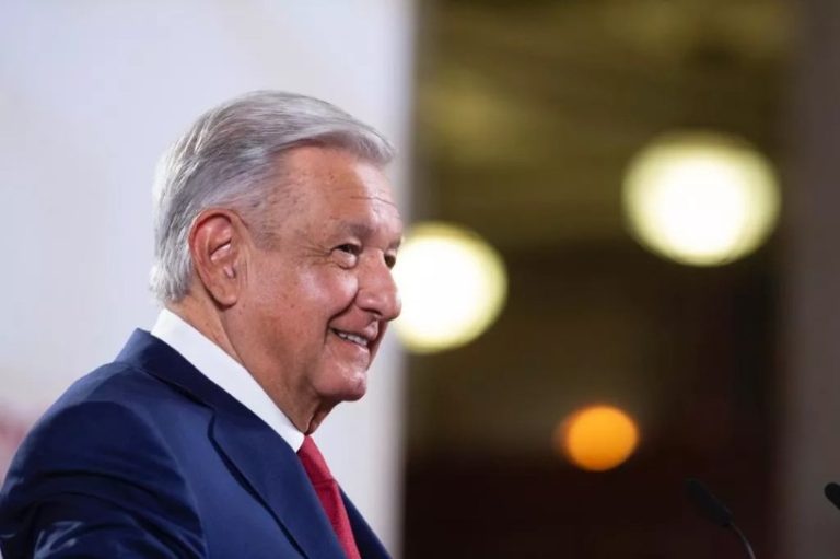 - El presidente de México, Andrés Manuel López Obrador - Sputnik Mundo, 1920, 17.11.2022 -