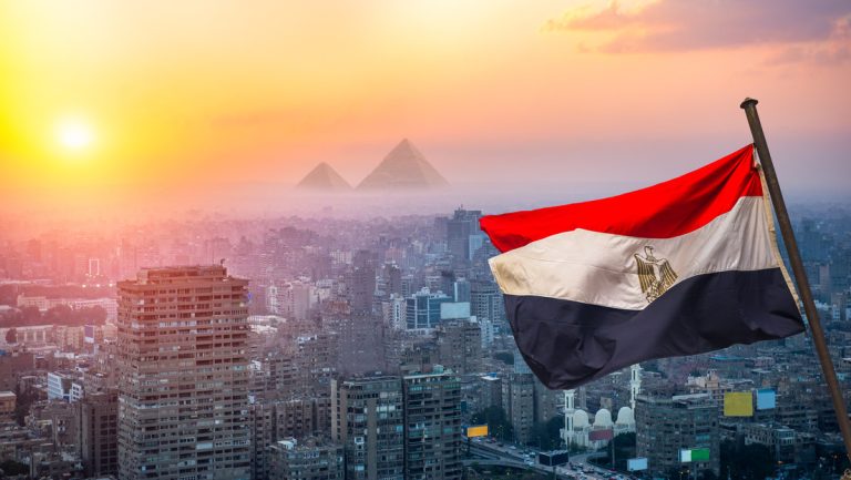 - Egipto, que todavía no se ha sumado al BRICS de forma oficial, expresó tal voluntad en julio de este año junto con Turquía y Arabia Saudita -