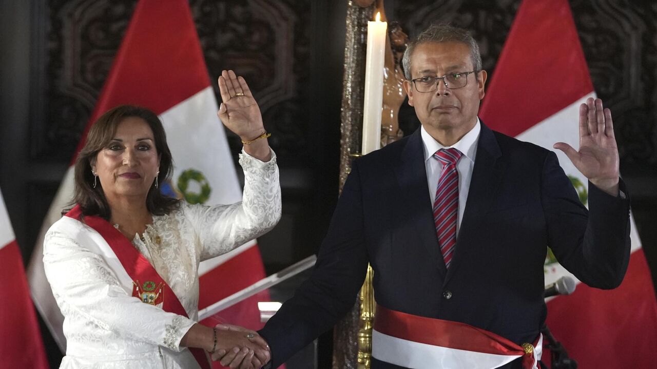  - La presidenta de Perú, Dina Boluarte, y el primer ministro del país, Pedro Angulo - Sputnik Mundo, 1920, 19.12.2022 © AP Photo / Guadalupe Pardo - 