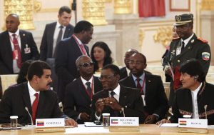 - El presidente de Venezuela Nicolás Maduro y su homólogo de Guinea Ecuatorial Teodoro Obiang - Sputnik Mundo, 1920, 08.12.2022. © AP Photo / Maxim Shemetov -