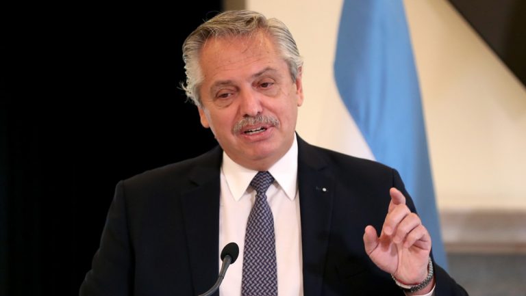 El presidente saliente de Argentina Alberto Fernández