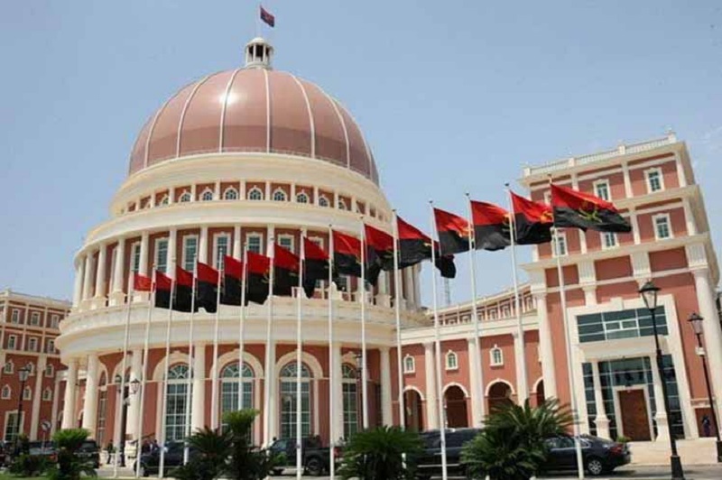 parlamento angola
