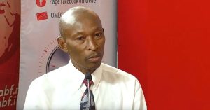 El primer ministro Kyélem de Tambèla acusó al bloque de no ayudar a sus Estados miembros: "En lugar de una CEDEAO de los pueblos, la organización se ha convertido en una herramienta tecnocrática".