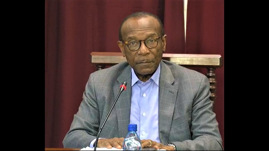 Molwyn Joseph Ministro de Salud