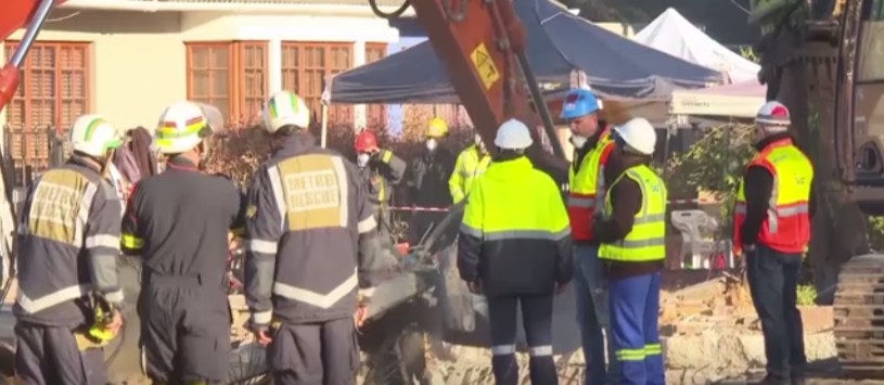 El edificio cuya construcción se aprobó el pasado mes de julio iba a ser un bloque de viviendas de 42 viviendas   -   Copyright © africanews Jerome Delay/Copyright 2024 La AP. Reservados todos los derechos.