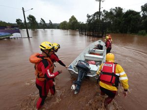 Suben a 90 los muertos y 132 desaparecidos por lluvias en Brasil