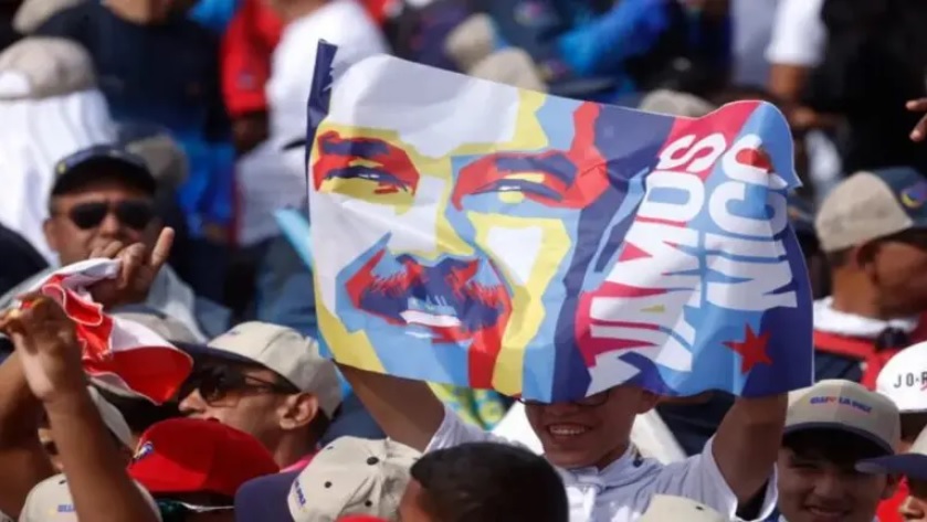 El presidente de Venezuela, Nicolás Maduro, fue reelegido para un tercer mandato consecutivo con un 51,20% de los votos. Fuente: EFE