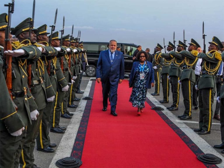 Manuel Marrero Llegada a Angola