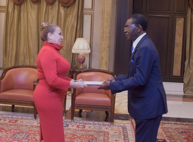 Nueva Embajadora de la República Bolivariana de Venezuela ante la República de Guinea Ecuatorial, Ana Margarita Pino Pasquier, presentó sus Cartas Credenciales al Presidente de Guinea Ecuatorial, Teodoro Obiang Nguema Mbasogo