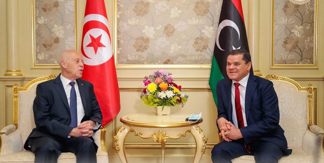 Presidente de Túnez, Kais Saied, junto al Primer Ministro del Gobierno de Unidad Nacional de Libia, Abdul Hamid Dbeibah