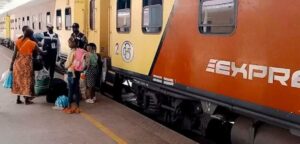 Angola aeropuerto tren 1