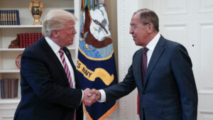 Donald Trump y el ministro de Asuntos Exteriores de Rusia Sergúei Lavrov