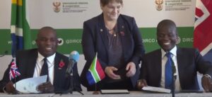 Firma de acuerdos Sudafrica y Reino Unido