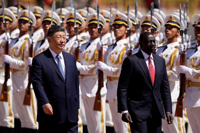 El presidente chino, Xi Jinping, y el presidente keniano, William / Ruto. Foto: Reuters