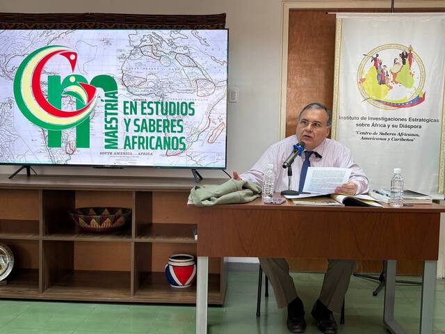 Profesor Titular Michel Mújica