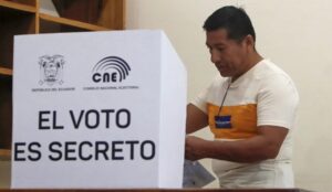 La infracción al silencio electoral se castiga con una multa equivalente al 50 por ciento de un salario básico, alrededor de 225 dólares. Foto: EFE/Archivo