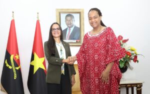 La Jefa de Misión venezolana extendió una cordial invitación al MPLA para participar en las venideras elecciones regionales y legislativas, previstas para el mes de mayo